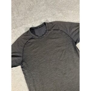 Lululemon Metal Tech Vent T-Shirt Mens Large Performance Short Sleeve Black/gray